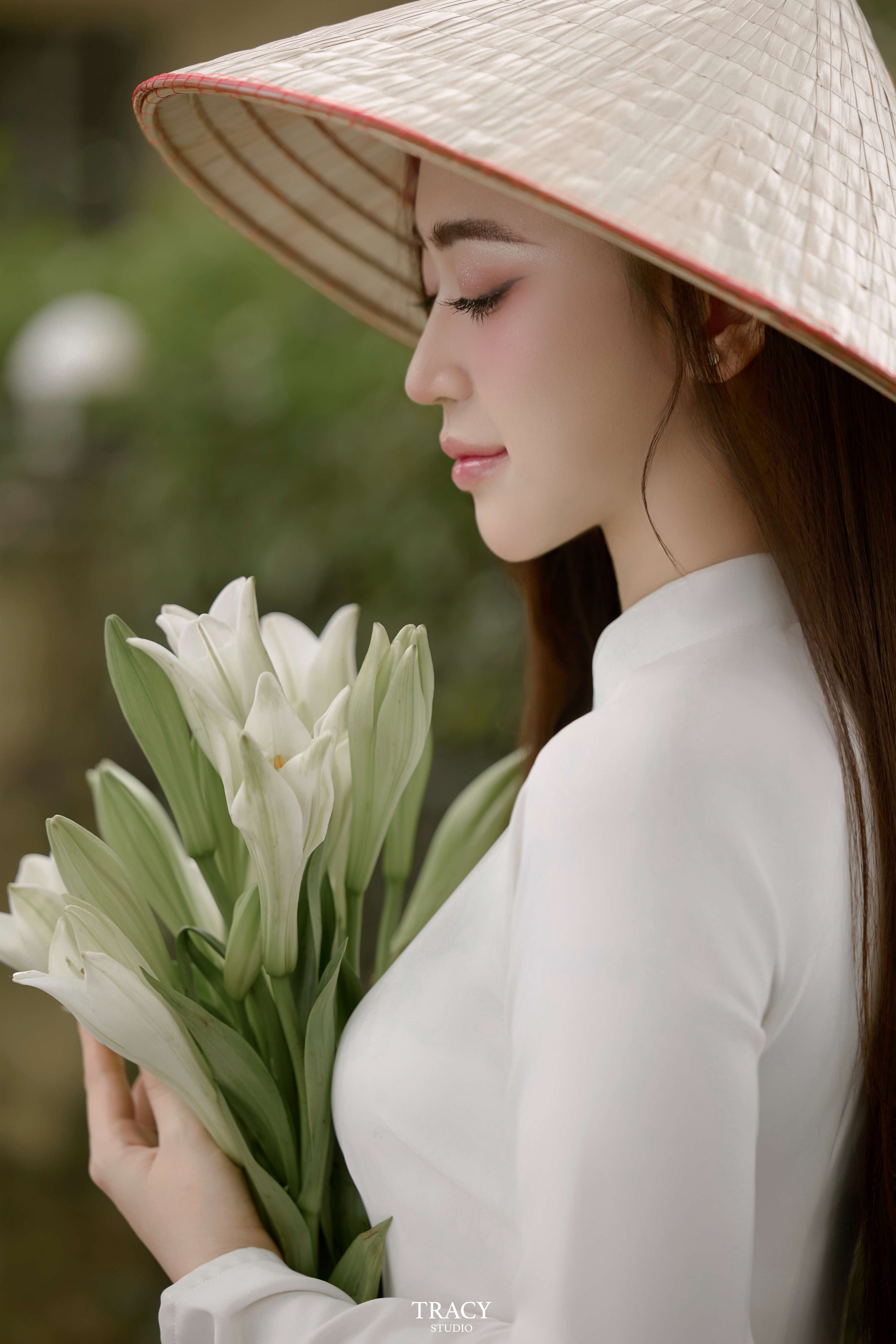 frontend/img/gallery/tinh-khoi-ao-dai-viet/tracy-studio-chup-concept-ao-dai-hoa-hue (5).jpg